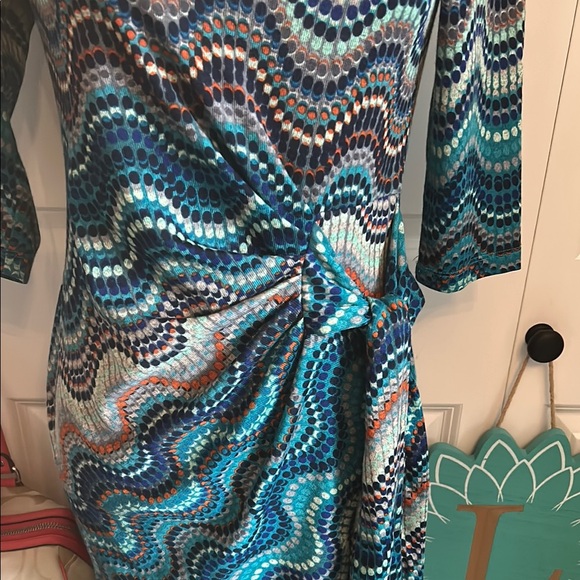 Women's Multicolor Wave Pattern Dress - Picture 3 of 11